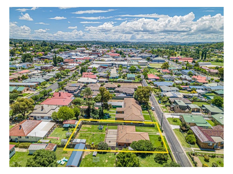 2 Oliver Avenue, Armidale NSW 2350