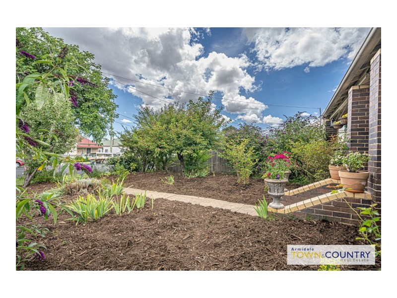 208 Brown Street, Armidale NSW 2350