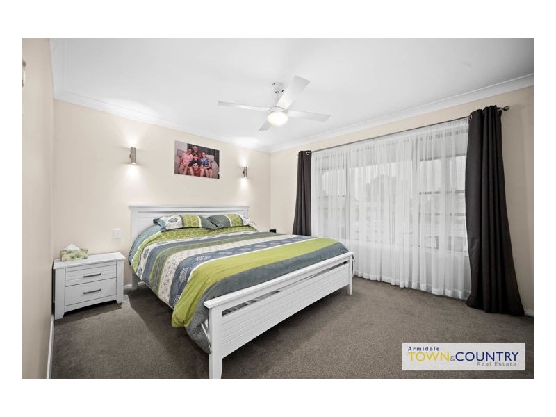 35 Rowan Avenue, Uralla NSW 2358