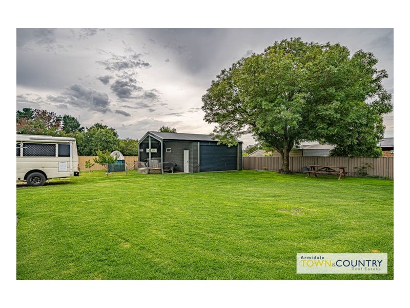 35 Rowan Avenue, Uralla NSW 2358