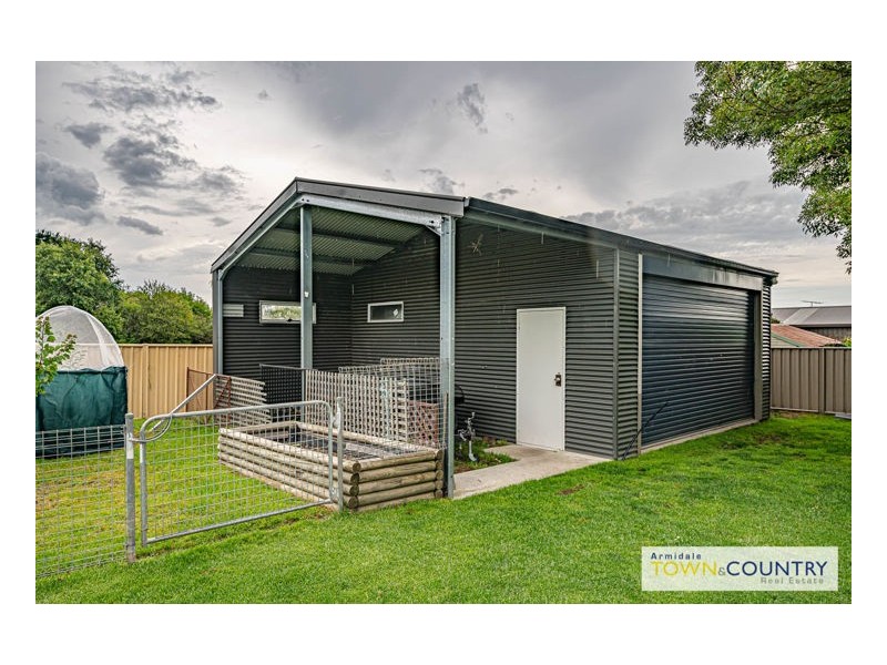 35 Rowan Avenue, Uralla NSW 2358