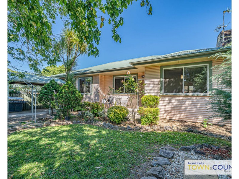 12 Millie Street, Armidale NSW 2350