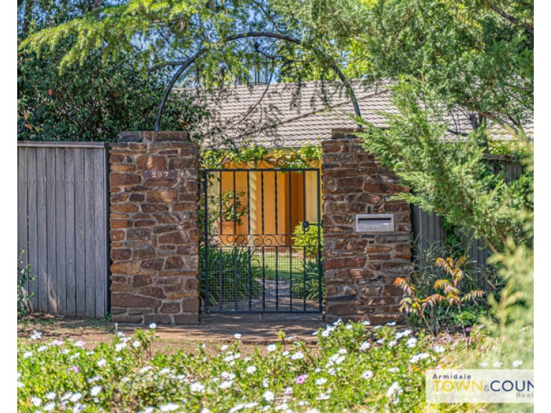 207 Markham Street, Armidale NSW 2350