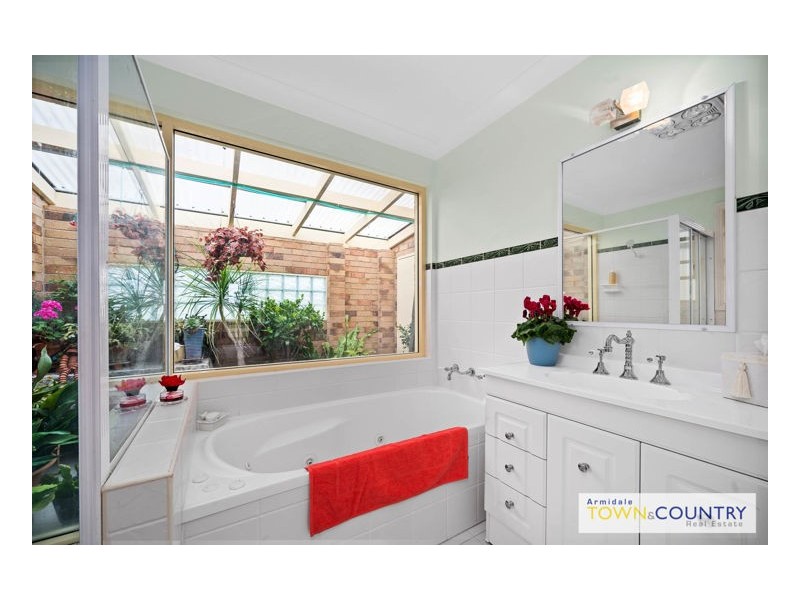 22 Beethoven Lane, Armidale NSW 2350