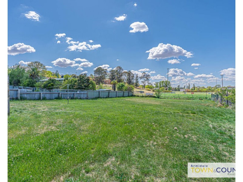 83 Markham Street, Armidale NSW 2350