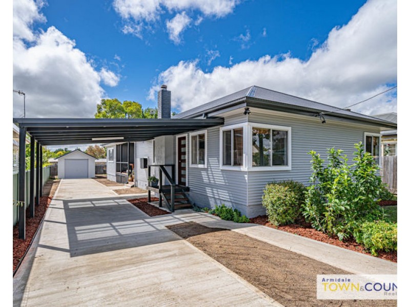 141 Butler Street, Armidale NSW 2350