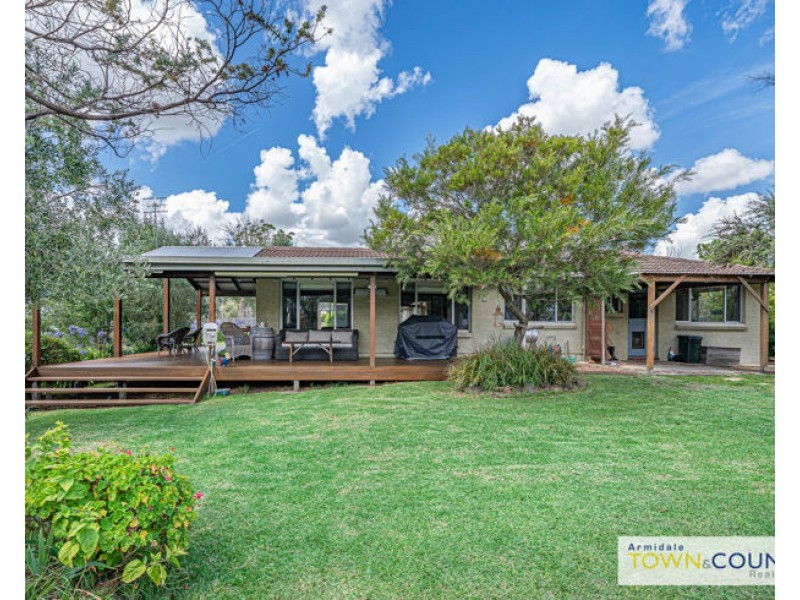 53 Budumba Road, Armidale NSW 2350