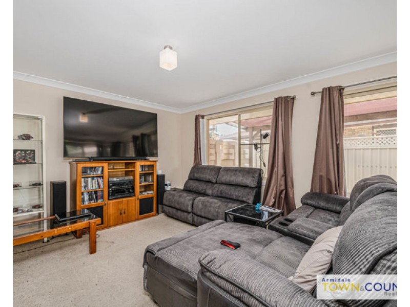 2/6 Speare Avenue, Armidale NSW 2350