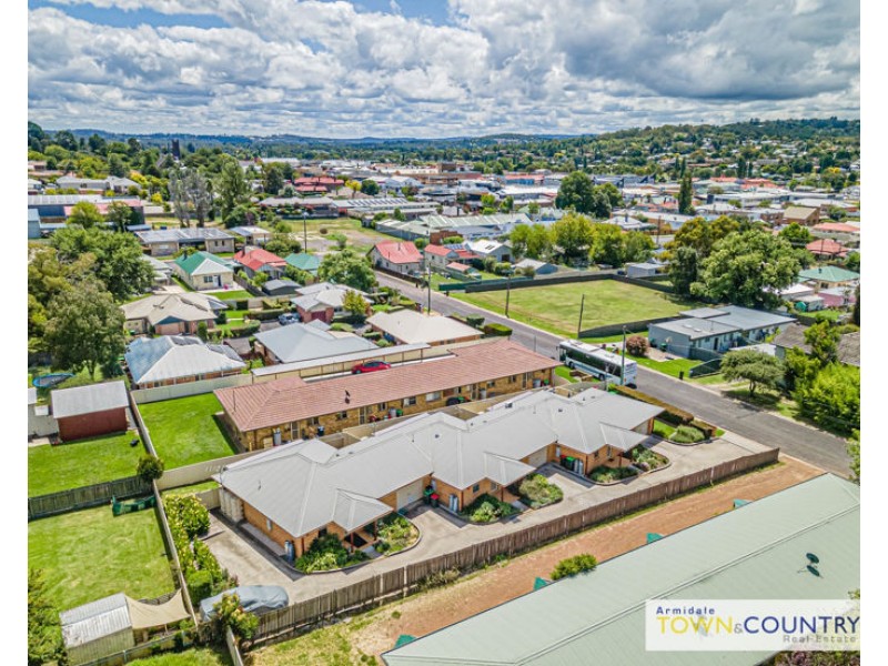 2/6 Speare Avenue, Armidale NSW 2350