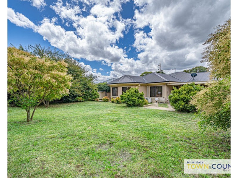 80 Ross Street, Armidale NSW 2350