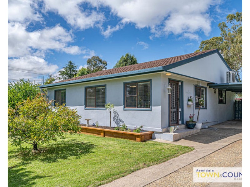 2 Merinda Place, Armidale NSW 2350