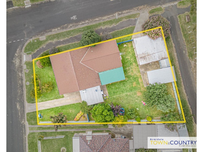 2 Merinda Place, Armidale NSW 2350