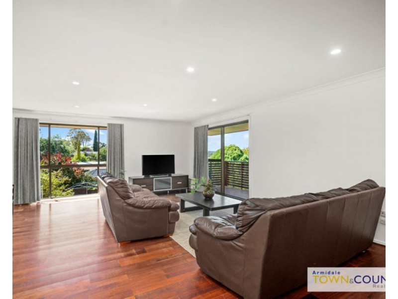 11 Newbury Drive, Armidale NSW 2350