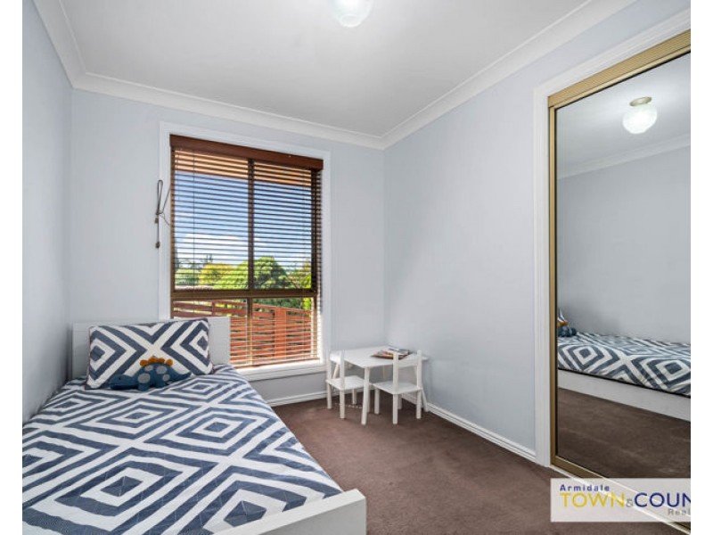 11 Newbury Drive, Armidale NSW 2350