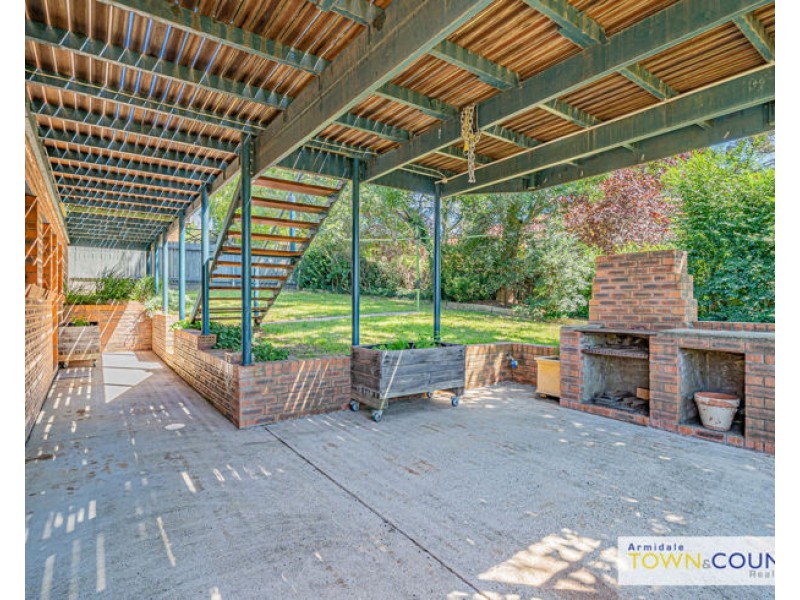 11 Newbury Drive, Armidale NSW 2350