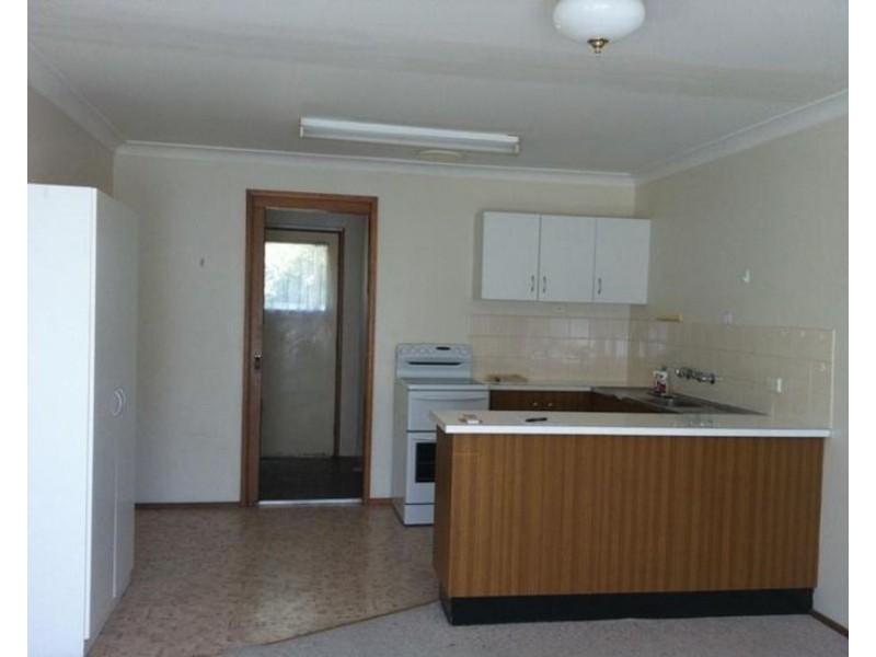 2/8 Cynthia Crescent, Armidale NSW 2350