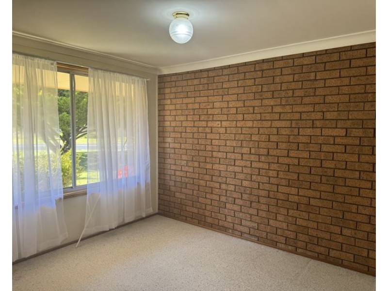2/8 Cynthia Crescent, Armidale NSW 2350