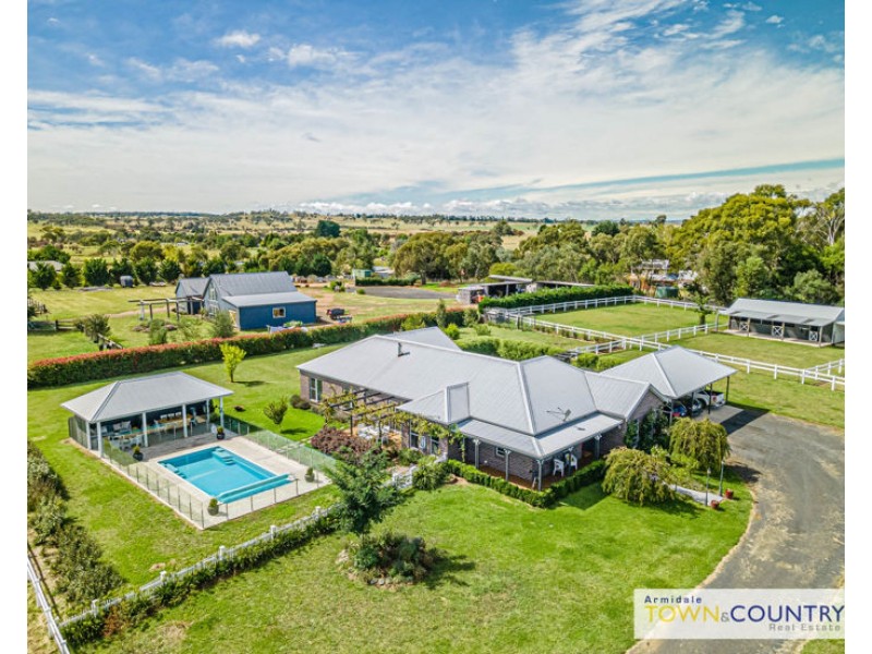 26 Macleay Way, Armidale NSW 2350
