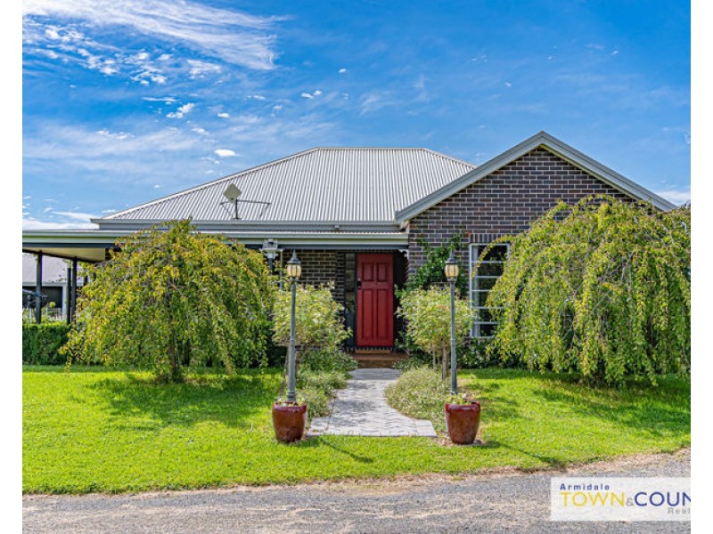 26 Macleay Way, Armidale NSW 2350