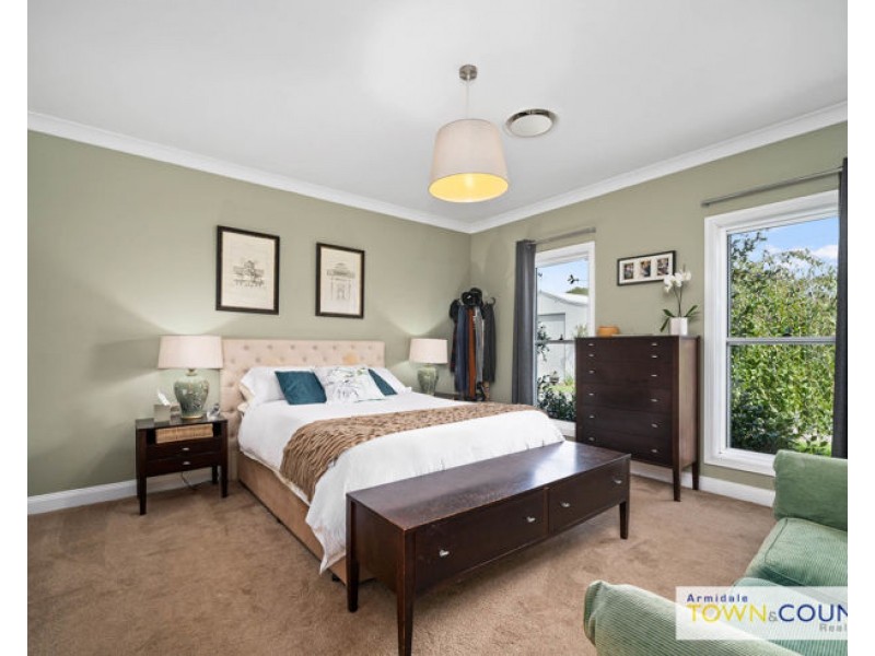 26 Macleay Way, Armidale NSW 2350