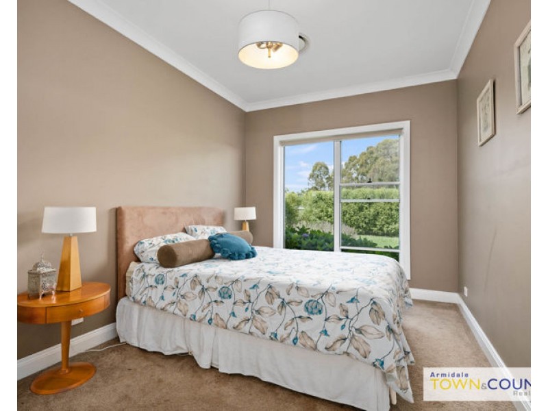 26 Macleay Way, Armidale NSW 2350