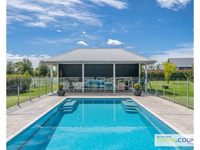 26 Macleay Way, Armidale NSW 2350