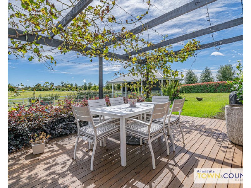26 Macleay Way, Armidale NSW 2350