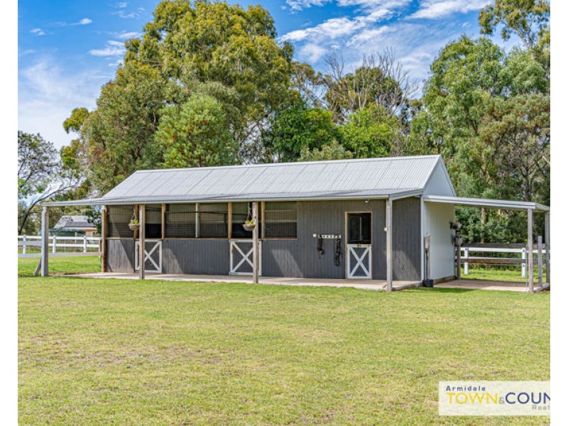 26 Macleay Way, Armidale NSW 2350