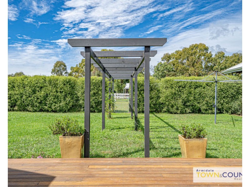 26 Macleay Way, Armidale NSW 2350