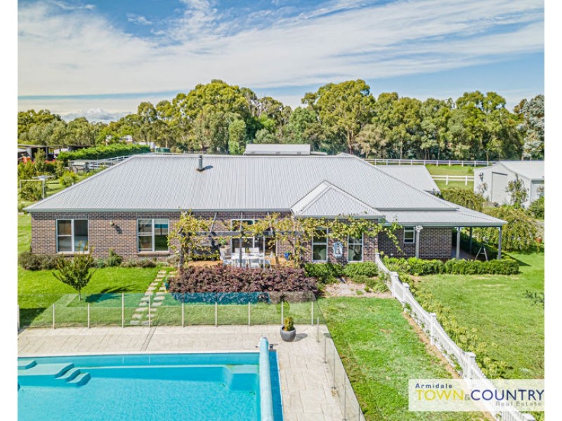 26 Macleay Way, Armidale NSW 2350