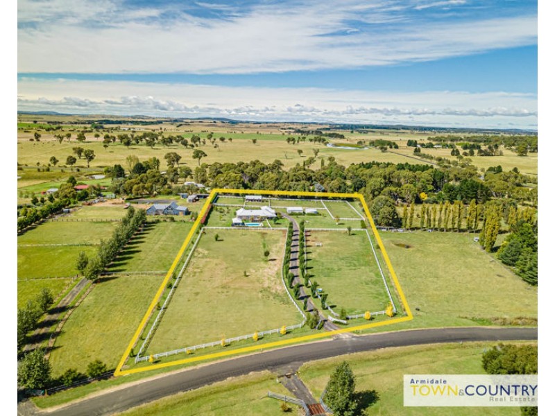 26 Macleay Way, Armidale NSW 2350