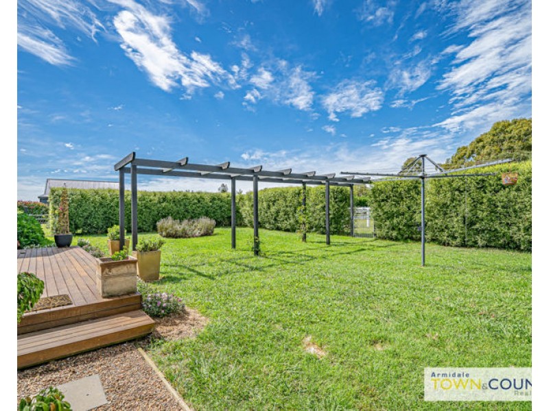 26 Macleay Way, Armidale NSW 2350