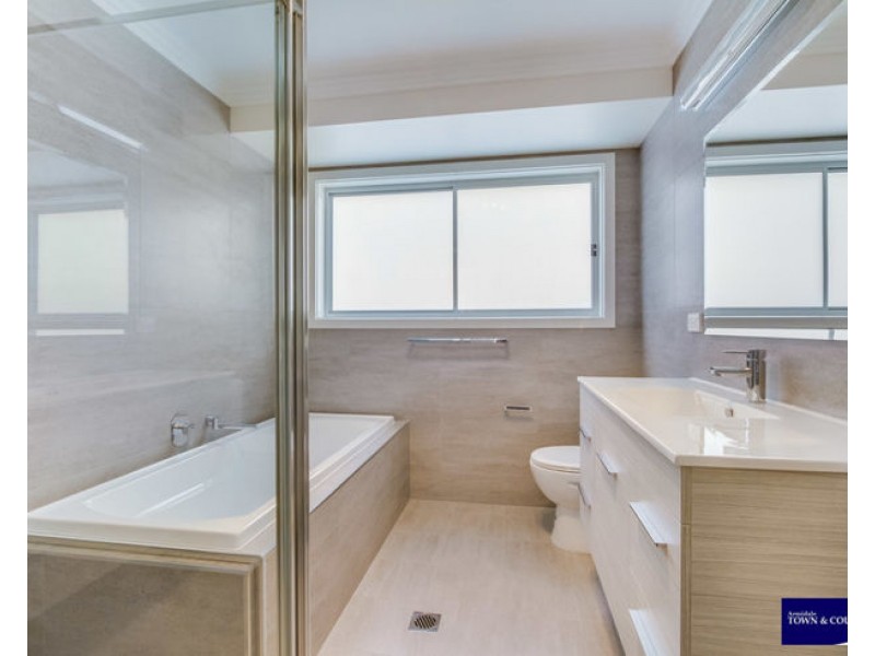 16 Albion Close, Armidale NSW 2350