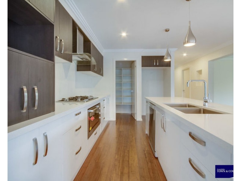 16 Albion Close, Armidale NSW 2350