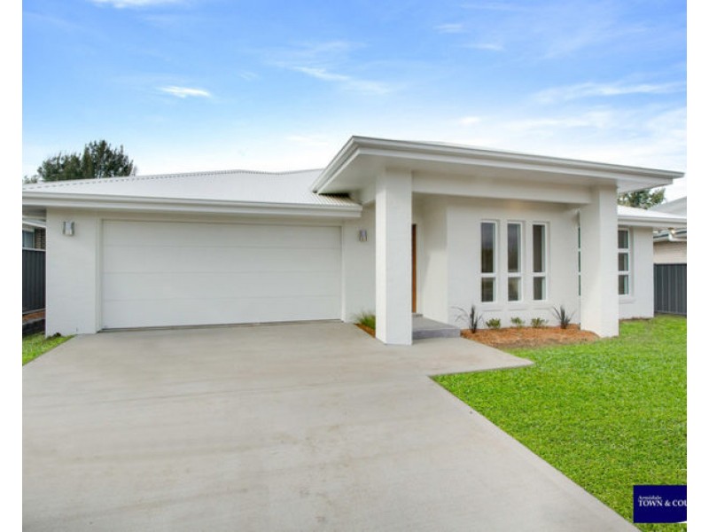 16 Albion Close, Armidale NSW 2350