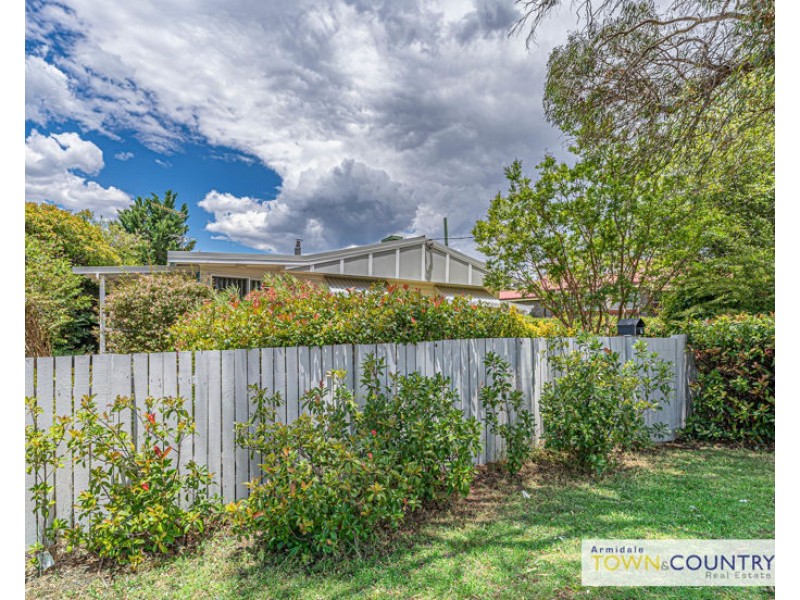 111 Niagara Street, Armidale NSW 2350