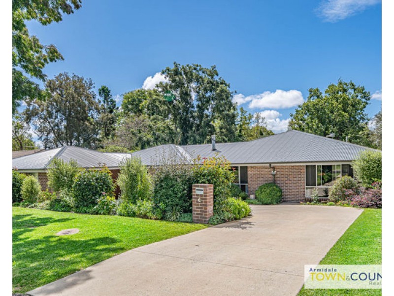 3 Robina Crescent, Armidale NSW 2350