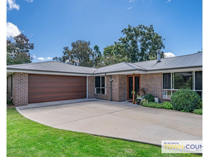 3 Robina Crescent, Armidale NSW 2350