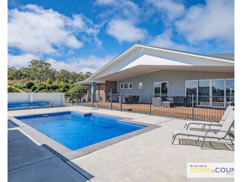 92 Kellys Plains Road, Armidale NSW 2350