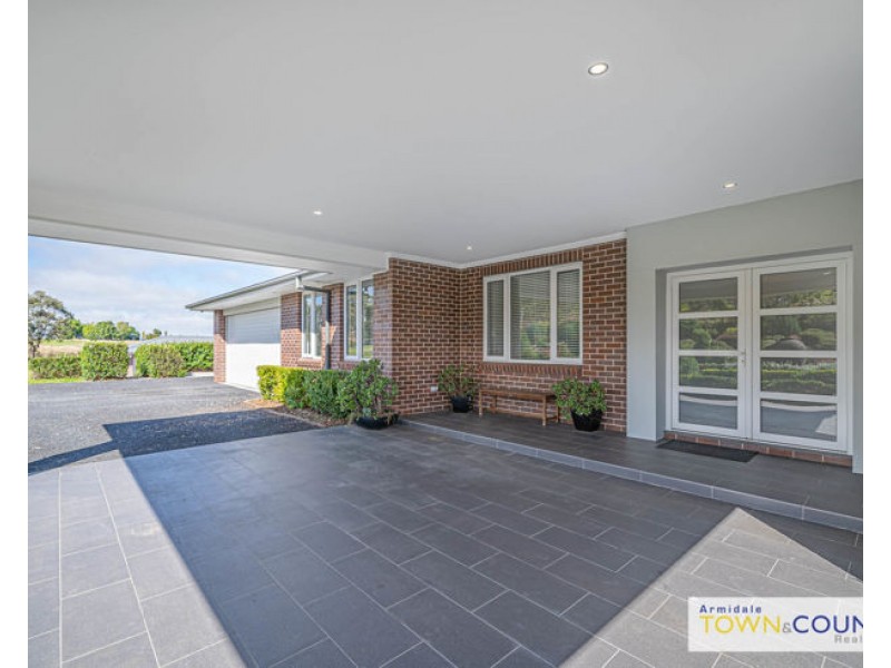 92 Kellys Plains Road, Armidale NSW 2350