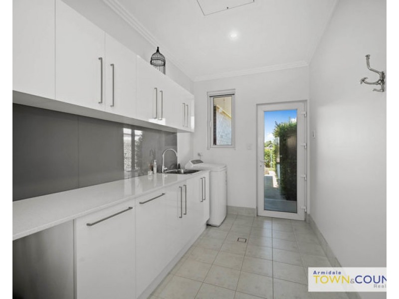 92 Kellys Plains Road, Armidale NSW 2350