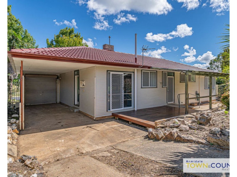 83 Galloway, Armidale NSW 2350