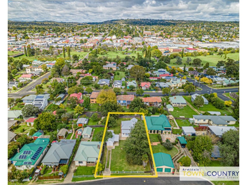 16 Wade Avenue, Armidale NSW 2350