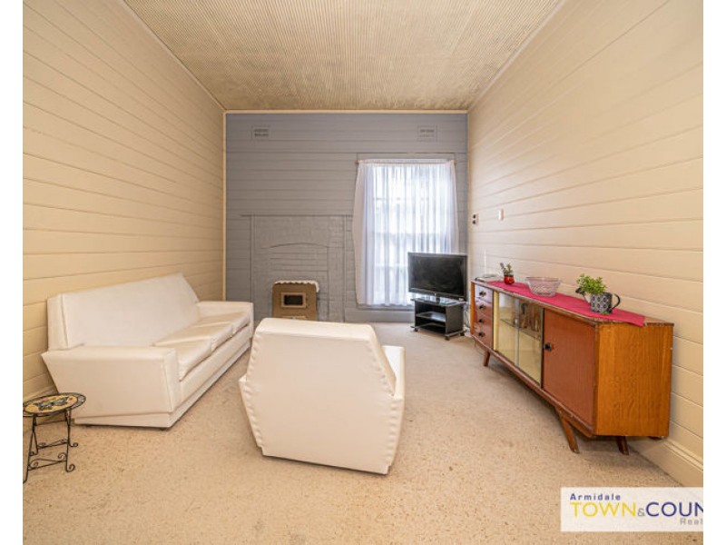 16 Wade Avenue, Armidale NSW 2350