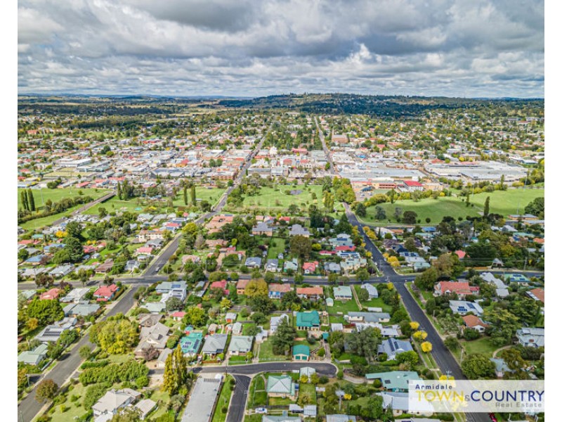 16 Wade Avenue, Armidale NSW 2350