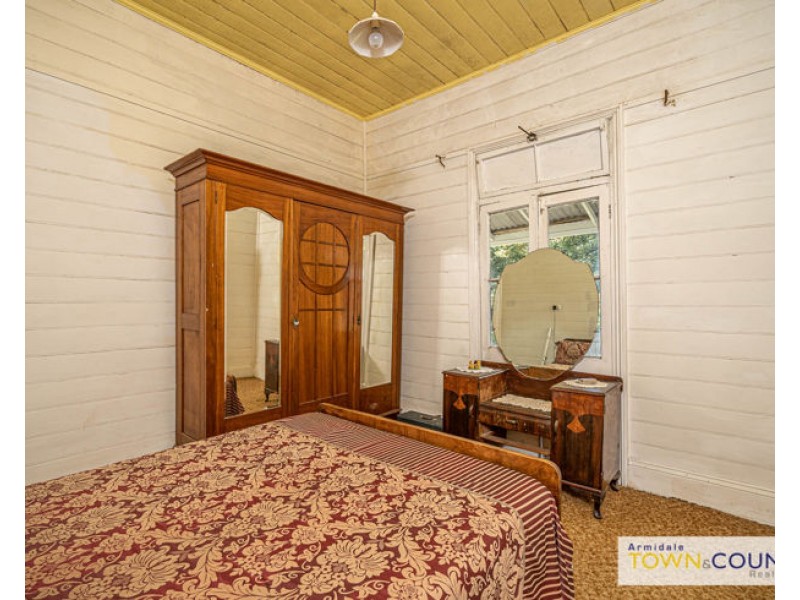 16 Wade Avenue, Armidale NSW 2350