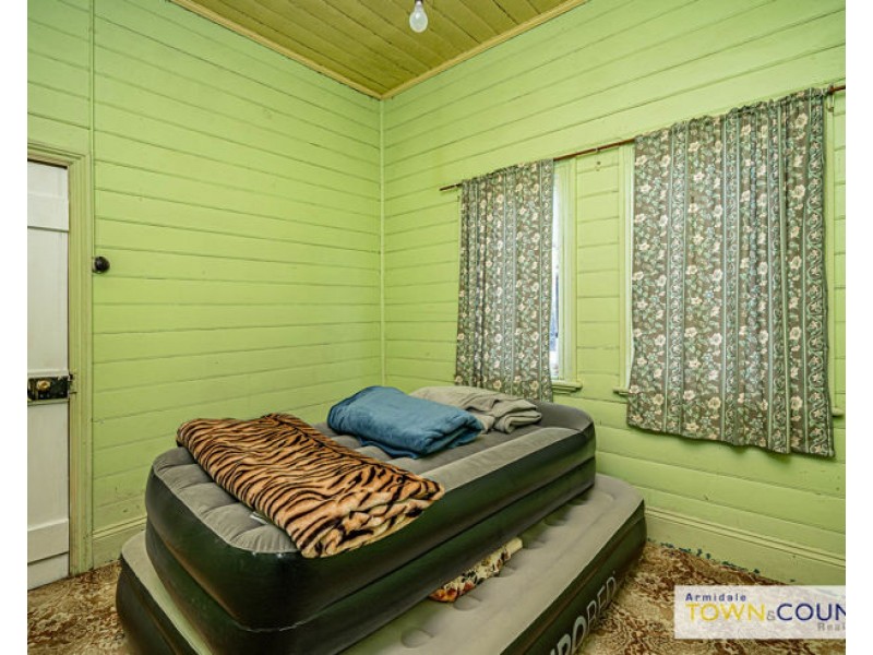 16 Wade Avenue, Armidale NSW 2350