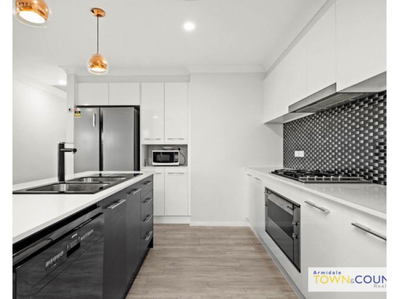 2 Kilcoy Close, Armidale NSW 2350
