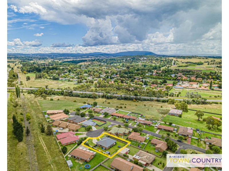 2 Kilcoy Close, Armidale NSW 2350