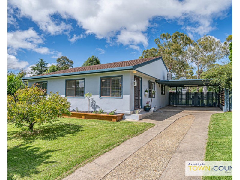 2 Merinda Place, Armidale NSW 2350
